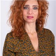 Sono Serena Casciano insegnante di materie scientifiche. Mi sposto a Roma